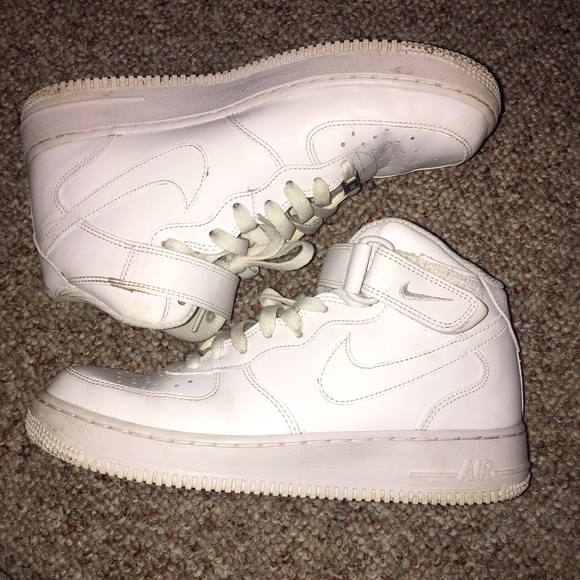 Women’s Nike Air Force 1 (high top) size 8 Women’s Nike Air Force 1 (high top) size 8